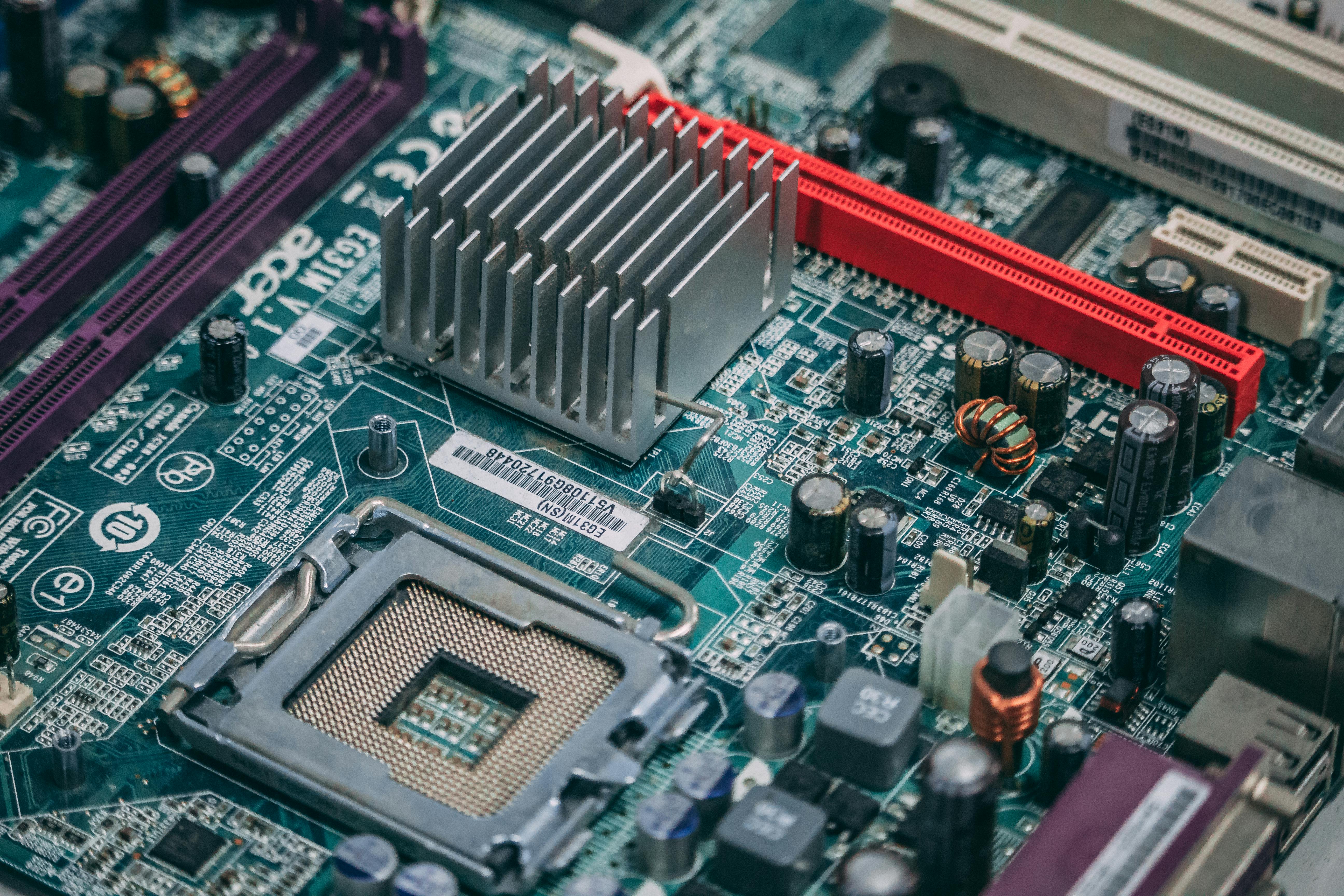 Computer Hardware & Networking